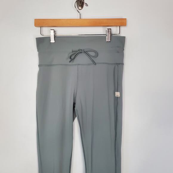 Vuori Daily Legging Fern Gray Stretch High-Rise 24" Inseam VW323 Size Medium - Picture 4 of 8